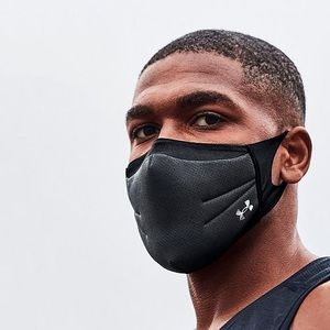 NWT Under Armor Adult Sports Mask Large Black